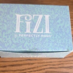 Perfectly Posh Fizi Bath Soak - Aqua Blue